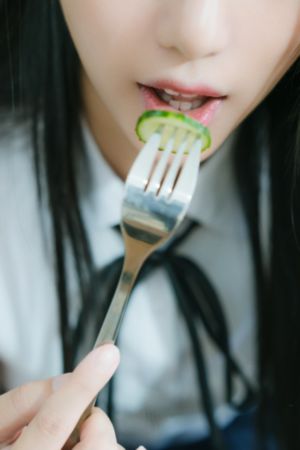 日韩在线中文制服一区_DVD免费电视剧