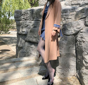 揉她的大白胸把她摸出水了日本_超清版蓝光版中文字幕包