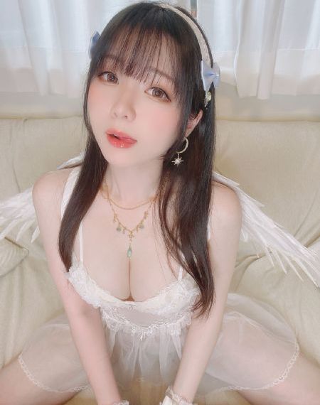 精品国产黑色紧身牛仔裤_DVD免费观看电视剧