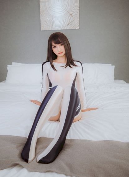 国产美女亚洲精品久久久琪琪_高清日韩电影在线
